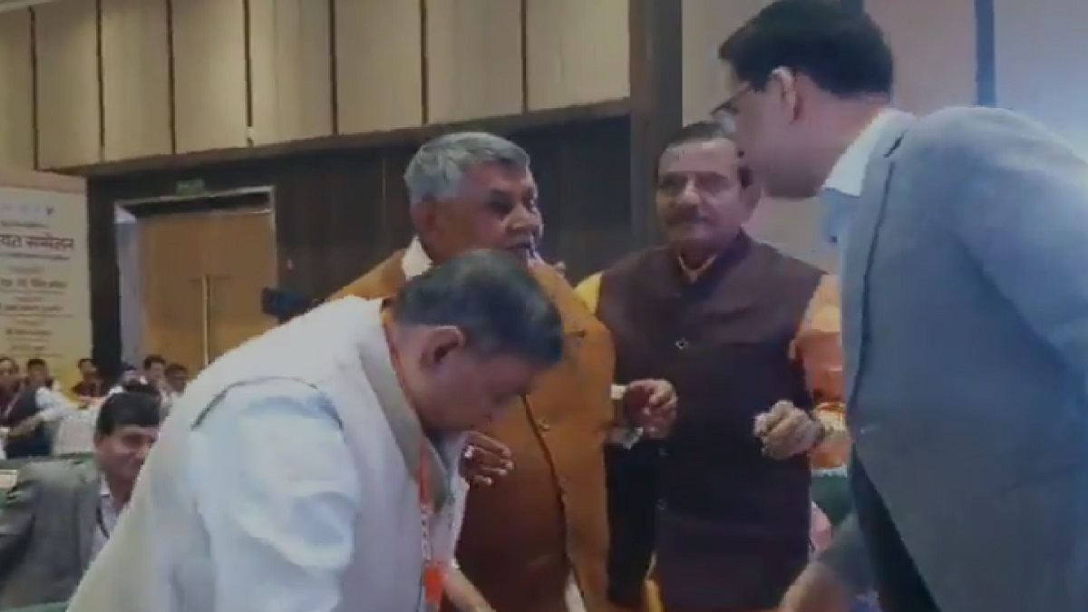 ‘5 बार का विधायक हूं, क्या हम नीचे बैठेंगे…’ BJP MLA ने अधिकारियों को धमकाया, जानिए पूरा मामला…