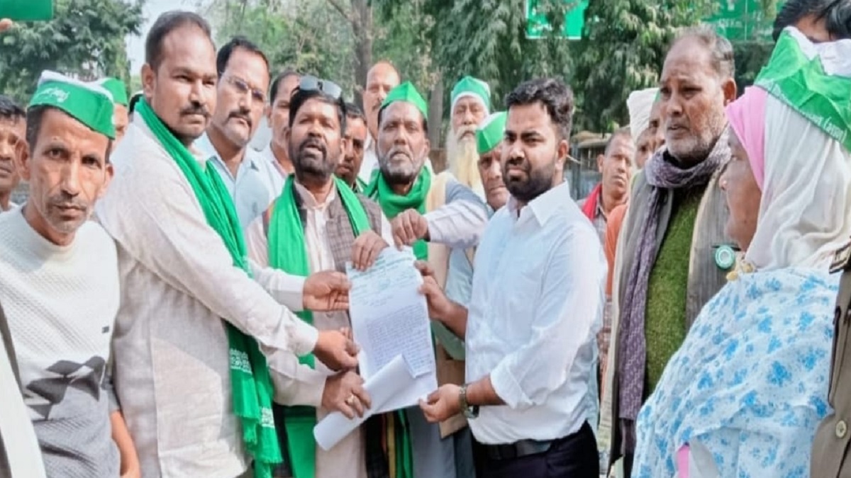 किसानों की समस्याओं को लेकर भाकियू ने की पंचायत, नायब तहसीलदार को सौंपा ज्ञापन, आंदोलन करने की दी चेतावनी