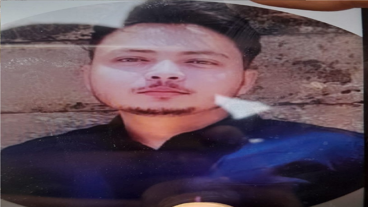 चाकू से गोदकर युवक की हत्या, पिता के कब्र पर पढ़ रहा था फातिहा, परिवार में पसरा मातम