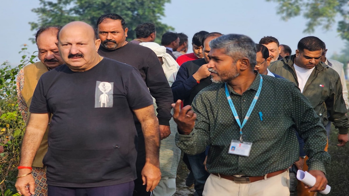 सीएम योगी के कड़े निर्देश, पलिया को दिलाए बाढ़ से निजात, जल अधिकारियों ने किया सर्वे