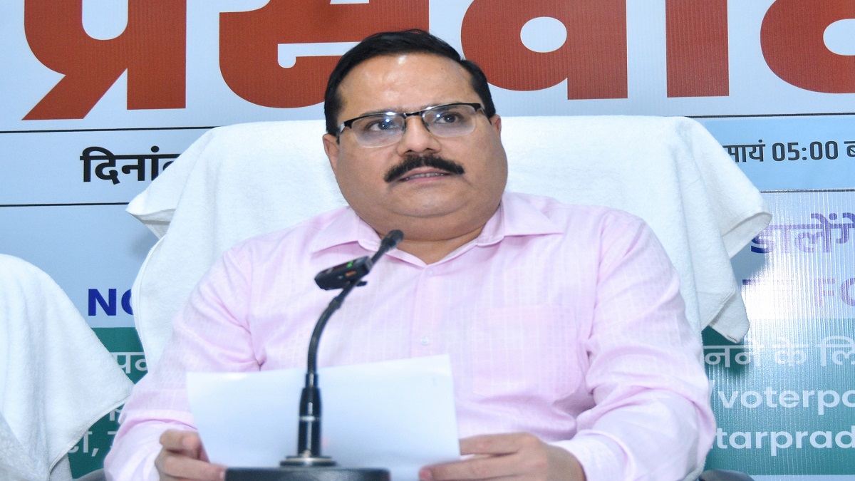 चुनाव ड्यूटी पर लगे 5 अधिकारी सस्पेंड, मुख्य निर्वाचन अधिकारी बोले – नियमों के उल्लंघन करने वालों की खैर नहीं