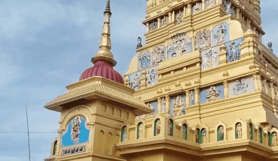 Bihar News: मां विषहरा मंदिर में श्रद्धालुओं का लगा तांता, सावन माह को देखते हुए मेले का हुआ आयोजन