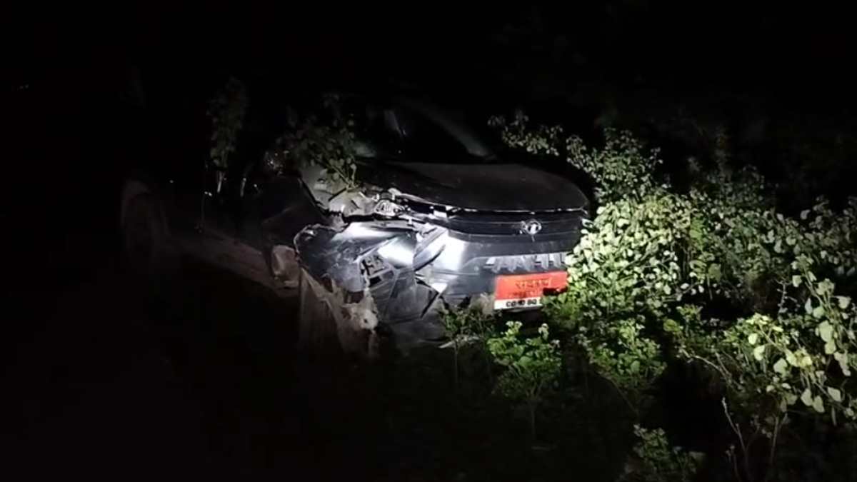 CG Road Accident: जिला पंचायत सदस्य की कार से बाइक की भिड़ंत, युवक ने अस्पताल में तोड़ा दम, कार सवार फरार