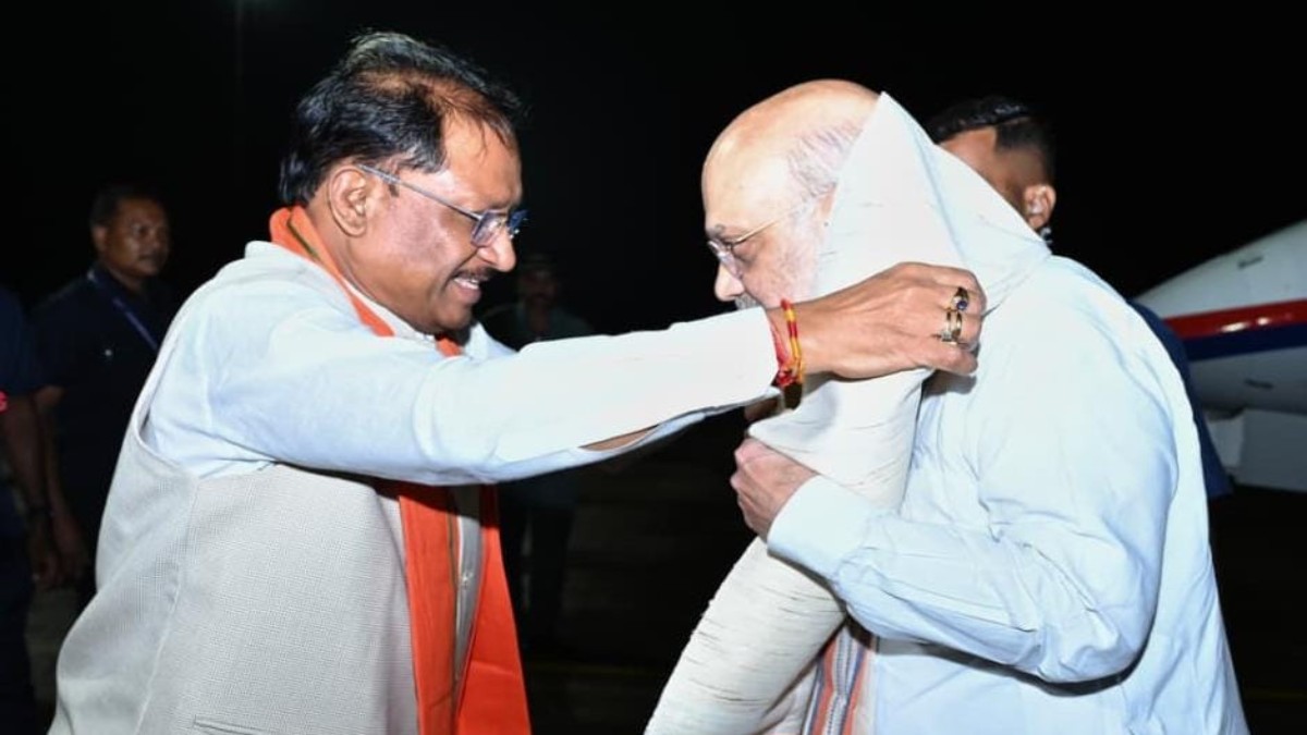 BREAKING NEWS: केंद्रीय गृहमंत्री अमित शाह पहुंचे रायपुर, सीएम साय ने किया स्वागत, जानिए मिनट टू मिनट कार्यक्रम…