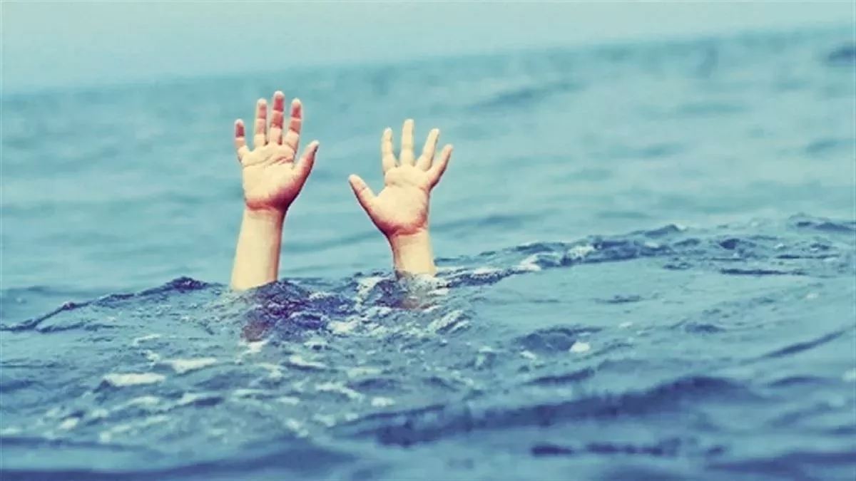 CG NEWS: कार्तिक पूर्णिमा स्नान के दौरान नदी में डूबा बच्चा, रेस्क्यू ऑपरेशन जारी…