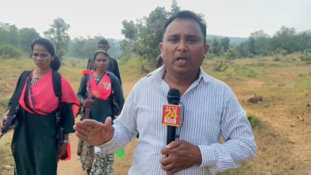 CG NEWS: उदंती एरिया कमेटी के 7 नक्सली करेंगे सरेंडर, जंगलों से लल्लूराम डॉट कॉम के रिपोर्टर के साथ पहुंचेंगे SP ऑफिस…
