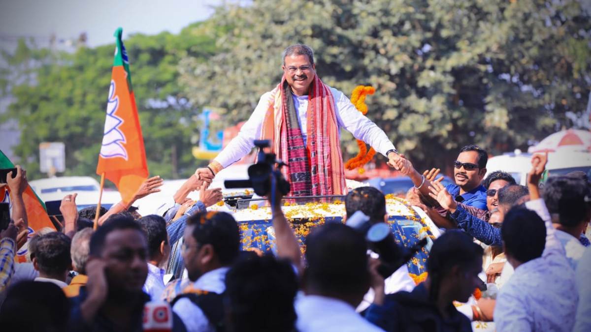 चुनाव के बाद धर्मेंद्र प्रधान पहुंचे भुवनेश्वर एयरपोर्ट, कहा- बिहार में जीत PM मोदी की लीडरशिप को साबित करती है…