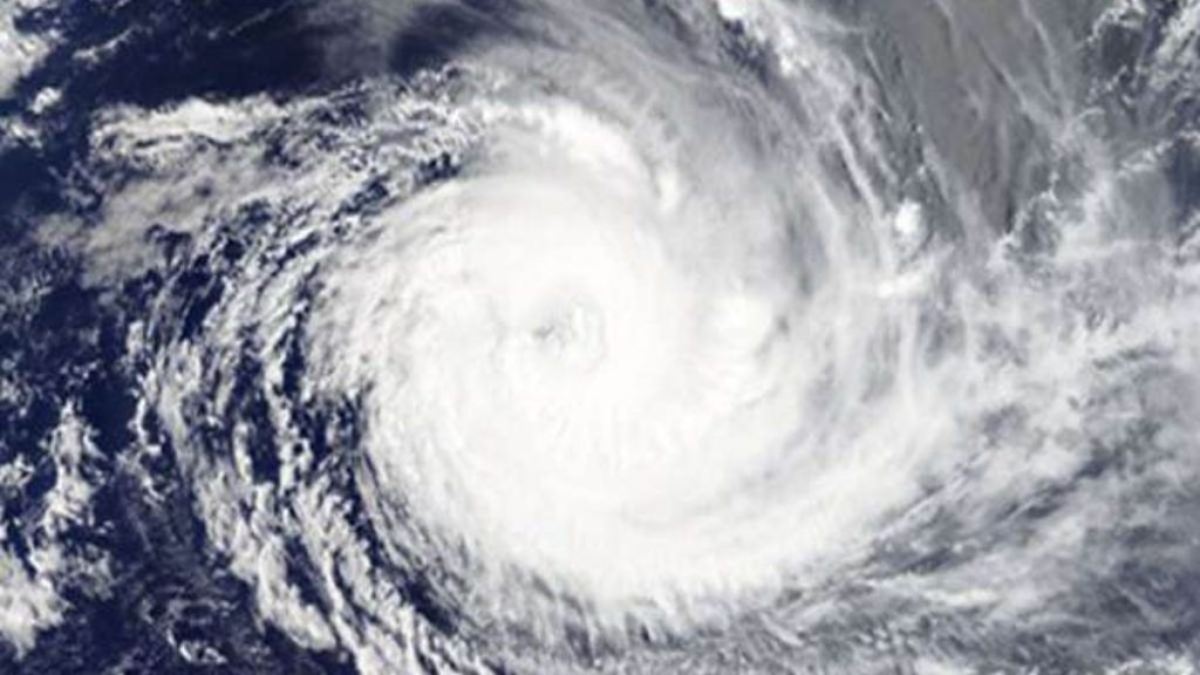 राज्य पर मंडरा रहा सायक्लॉन का खतरा! सरकार ने जारी किया अलर्ट…