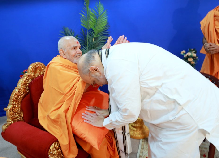 Sabarmati Riverfront पर मनाया गया BAPS का अमृत महोत्सव, गृहमंत्री शाह भी रहे मौजूद