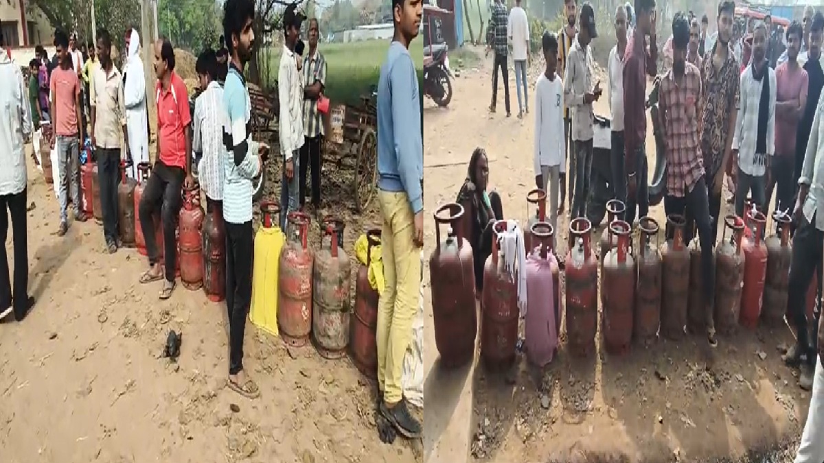 कैमूर में LPG को लेकर लोगों में हाहाकार: सुबह 4 बजे ही गोदाम पहुंच रहे उपभोक्ता, एजेंसी मालिक बोले- एक की जगह 4 सिलेंडर भरवा रहे लोग