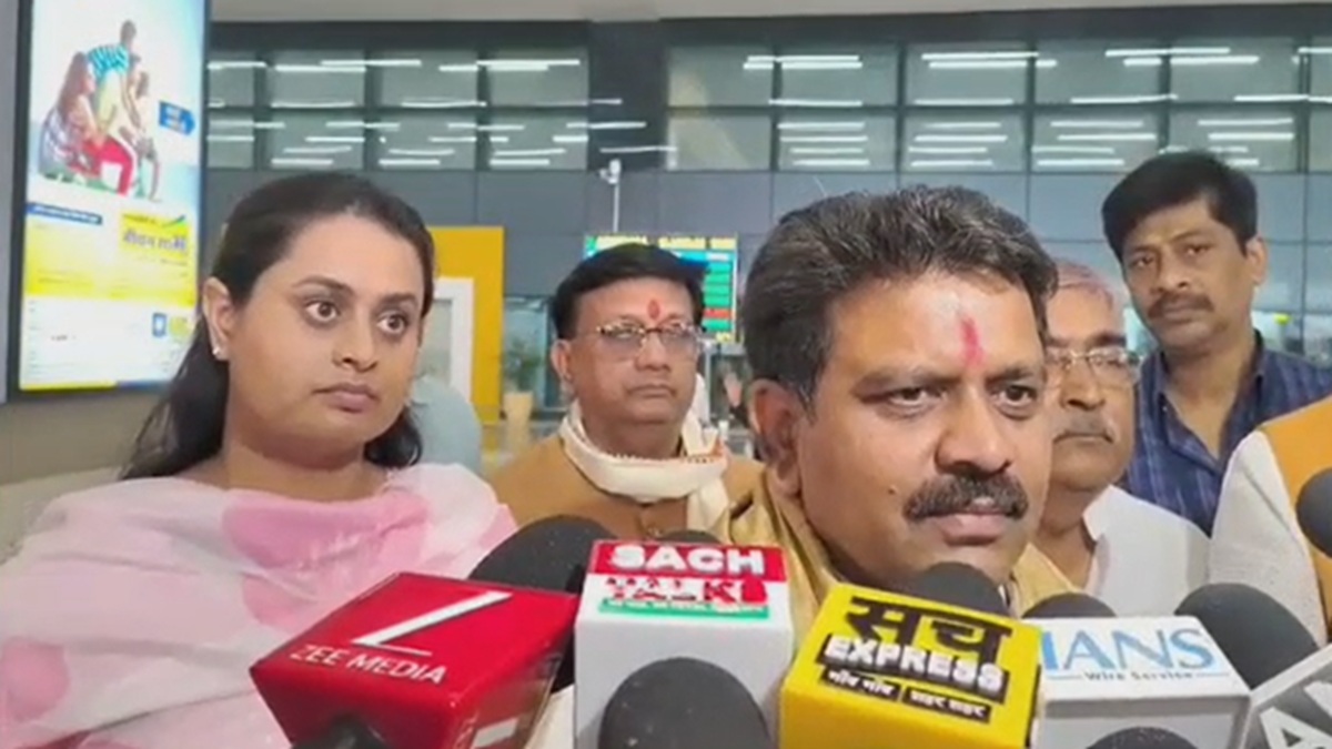 बिहार राज्यसभा चुनाव: पटना पहुंचे पर्यवेक्षक विजय शर्मा का बड़ा दावा, पांचों सीट पर NDA की जीत का किया दावा